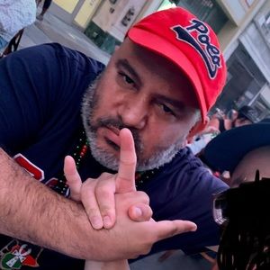 Meet your Posher, Cesar